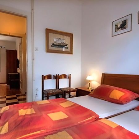 Angela Classic Rooms & Apartments ซาเกร็บ ภายนอก รูปภาพ
