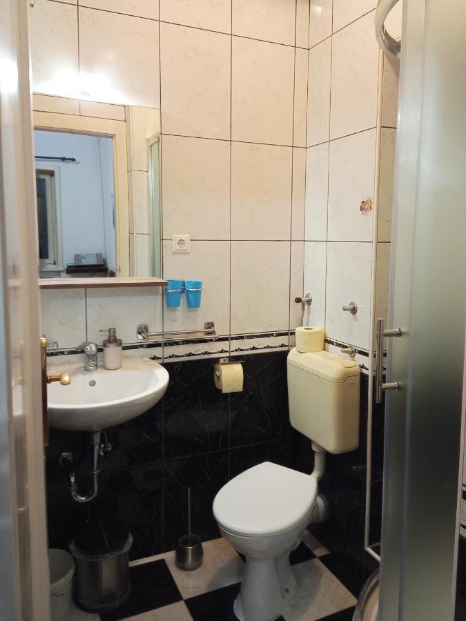 Angela Classic Rooms & Apartments ซาเกร็บ ภายนอก รูปภาพ