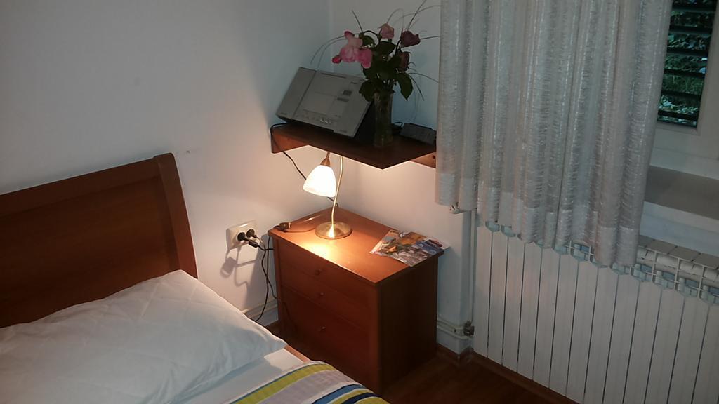 Angela Classic Rooms & Apartments ซาเกร็บ ภายนอก รูปภาพ